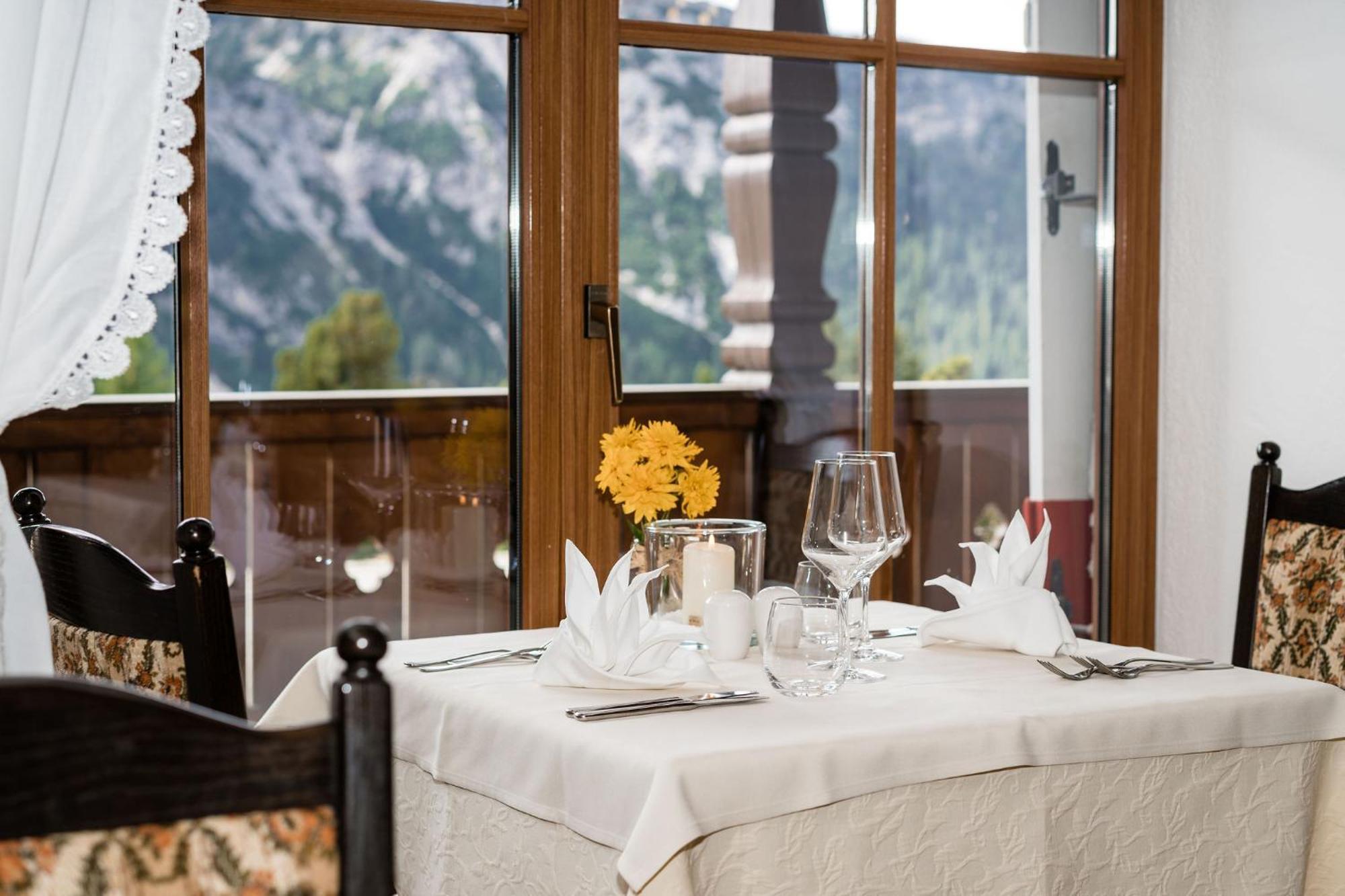Hotel Hohe Gaisl Braies  Esterno foto